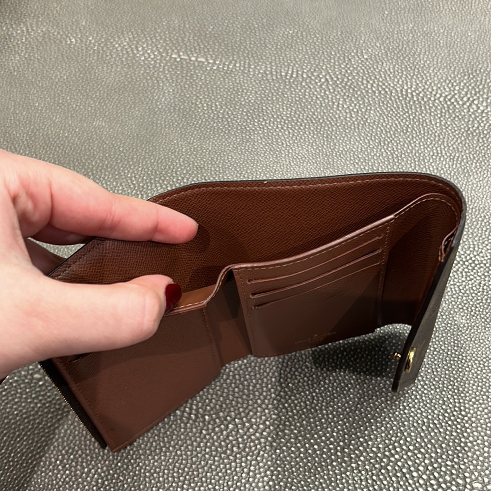 LOUIS VUITTON wallet - Picture 9 of 12